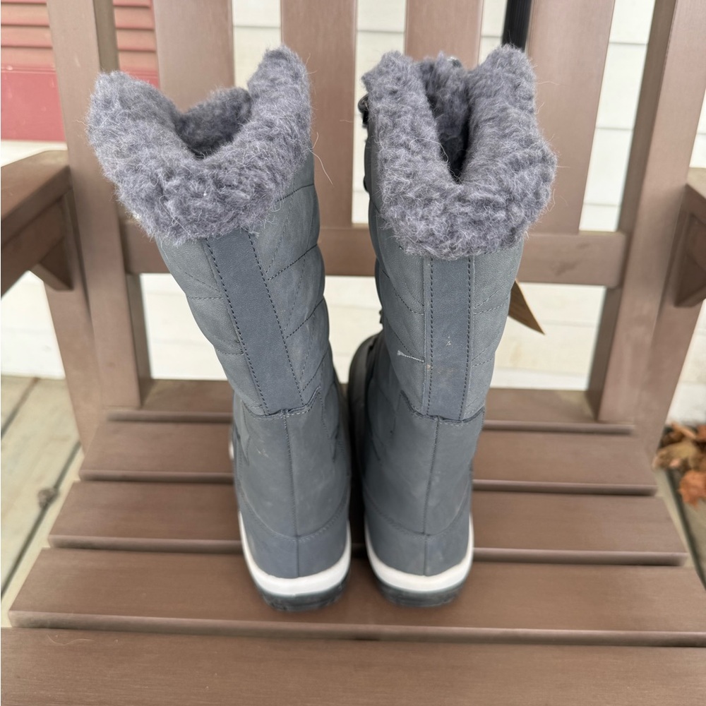 BearPaw Women's Gray Quilted Lace-Up Boots - Picture 4 of 8